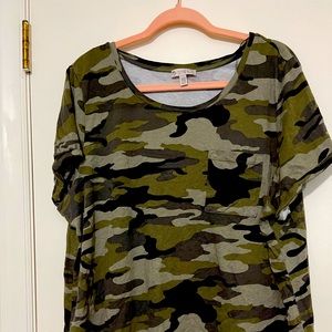 Elaine Rose camo tee